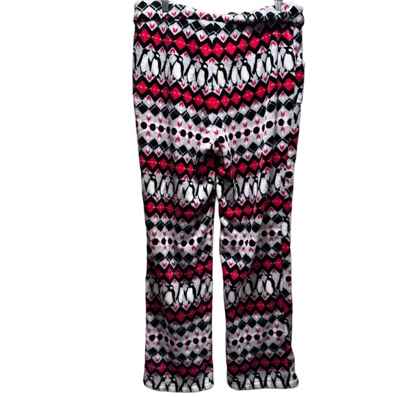 Vera Bradley Playful Penguins Red
& Gray Cozy Pants, Mini Hipster & Lug Tag Set - Picture 6 of 16